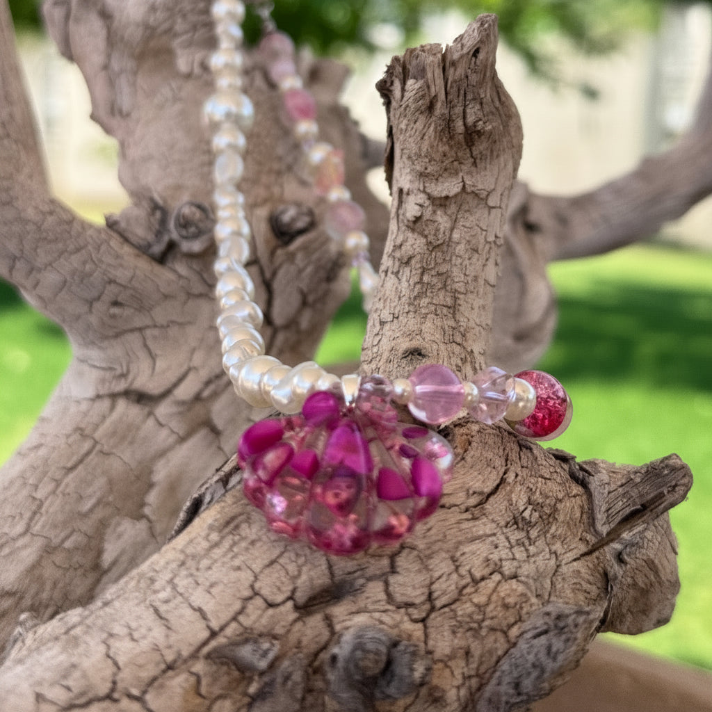 Resin Shell Beaded Necklace with Abalone Shell & Narcissus Flowers