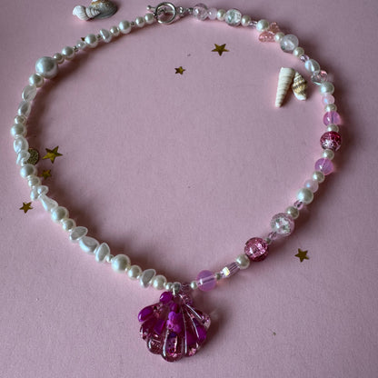 Resin Shell Beaded Necklace with Abalone Shell & Narcissus Flowers