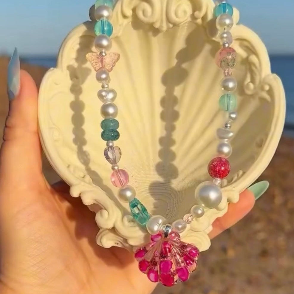 Resin Shell Beaded Necklace with Abalone Shell & Narcissus Flowers