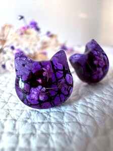 Cat Resin Stud Earrings | Black lace & Purple real flower Studs | Magical Botanical Jewellery