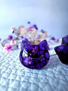 Cat Resin Stud Earrings | Black lace & Purple real flower Studs | Magical Botanical Jewellery